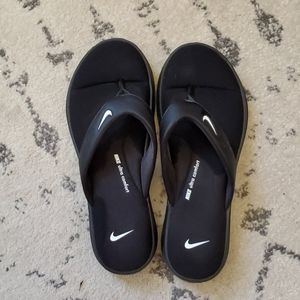 Black Nike Ultra Comfort Flip Flops Size 9